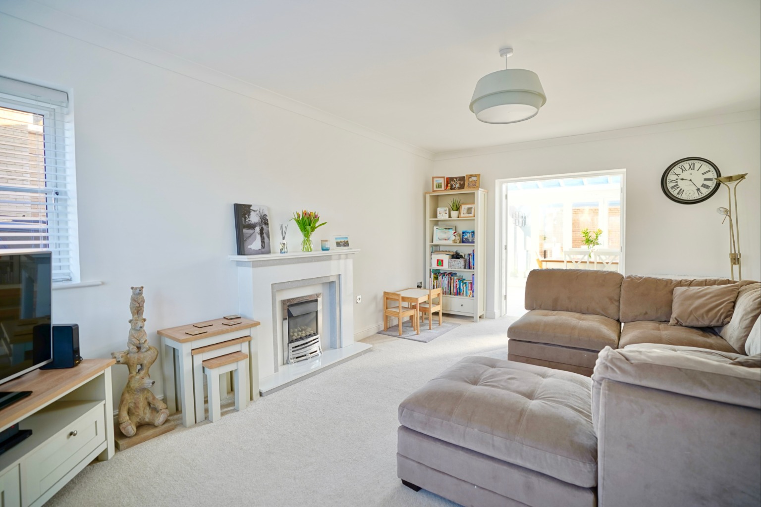 4 bed detached house for sale in Somning Close, Huntingdon 2