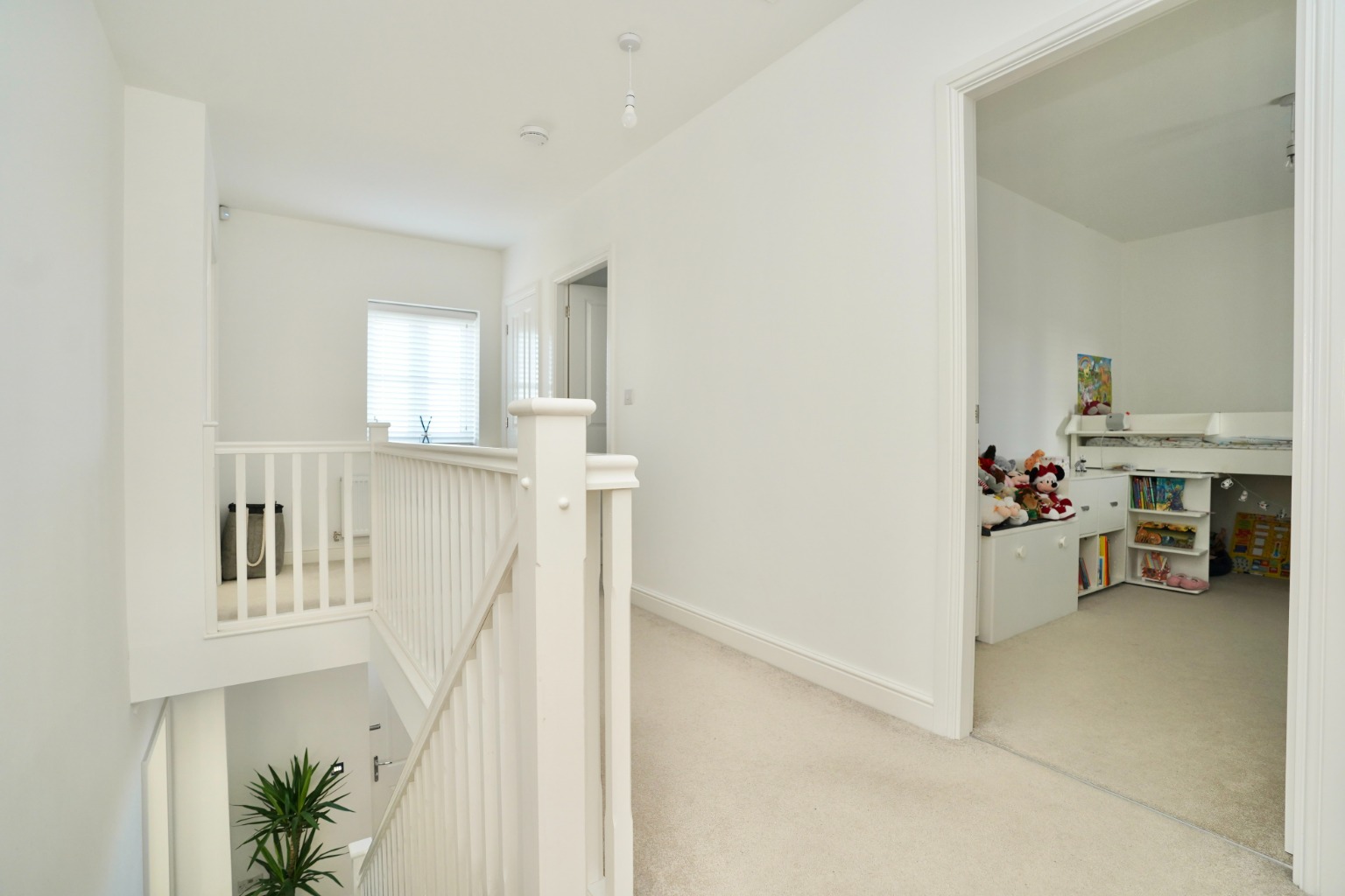 4 bed detached house for sale in Somning Close, Huntingdon 6