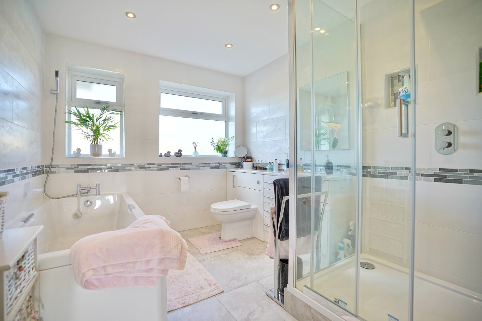 4 bed detached bungalow for sale in Lancaster Close, Huntingdon 13