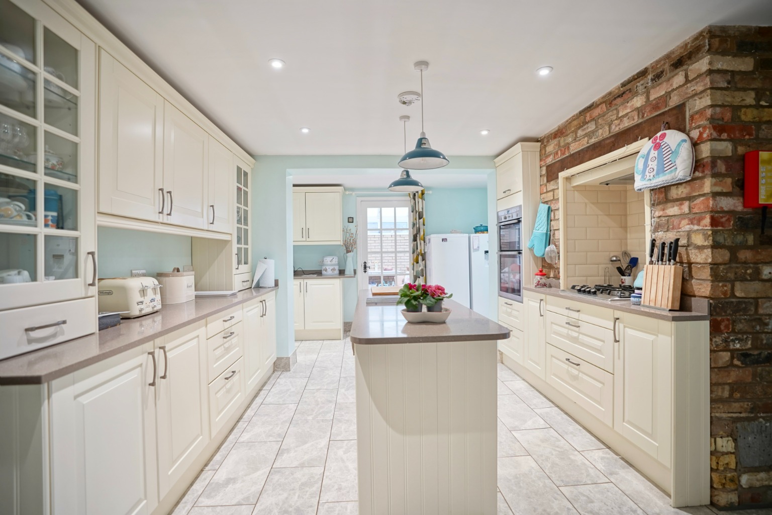 6 bed detached house for sale in Rectory Road, Huntingdon 1