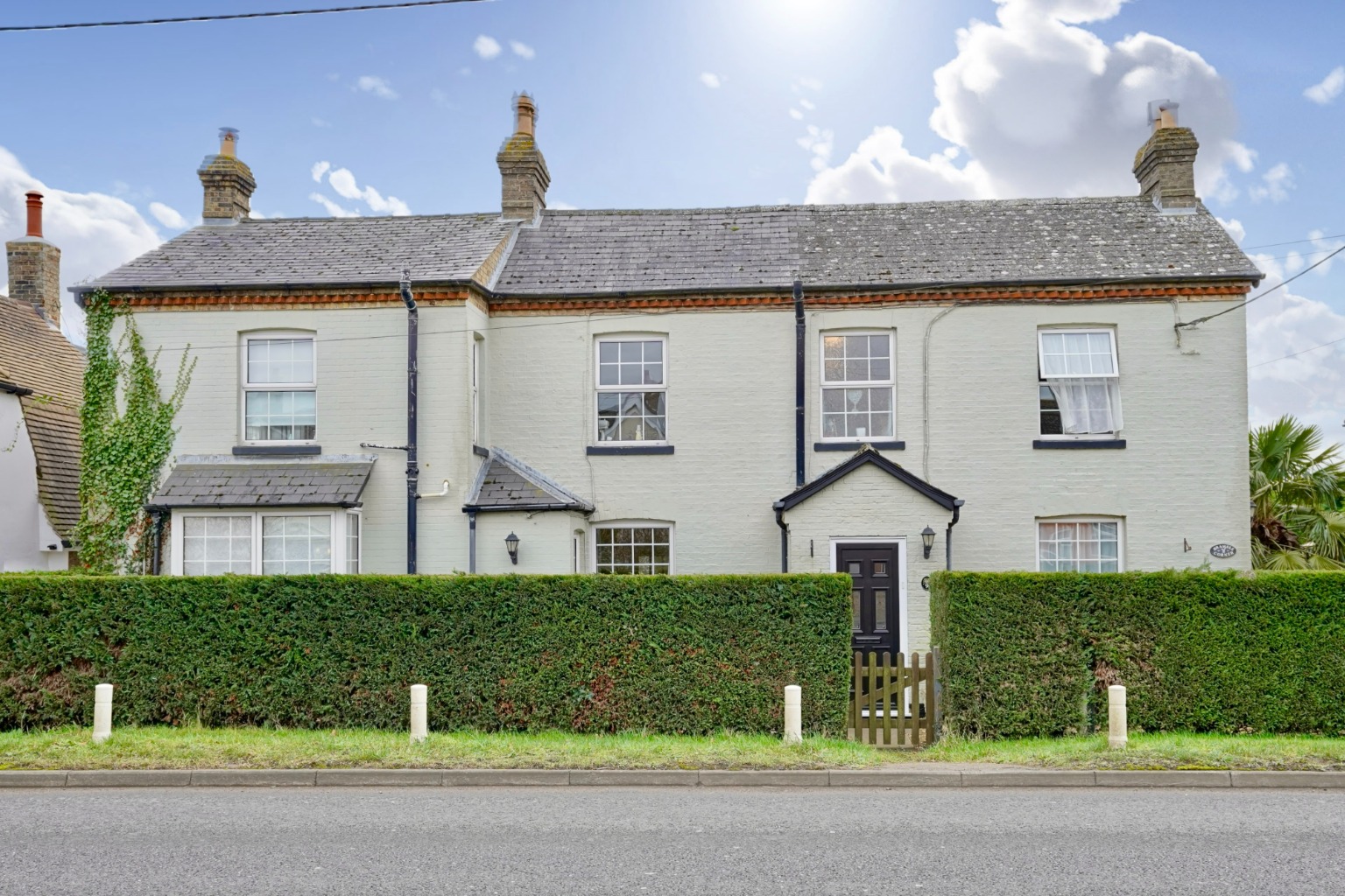 6 bed detached house for sale in Rectory Road, Huntingdon - Property Image 1