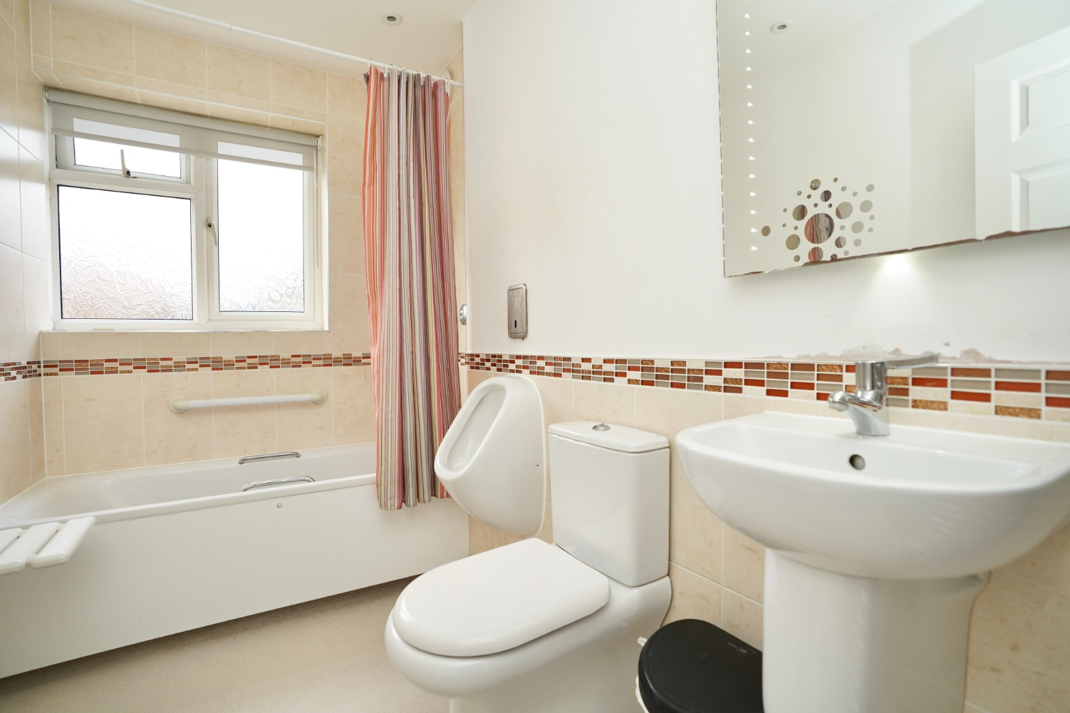 4 bed semi-detached house for sale in Miller Way, Huntingdon 8