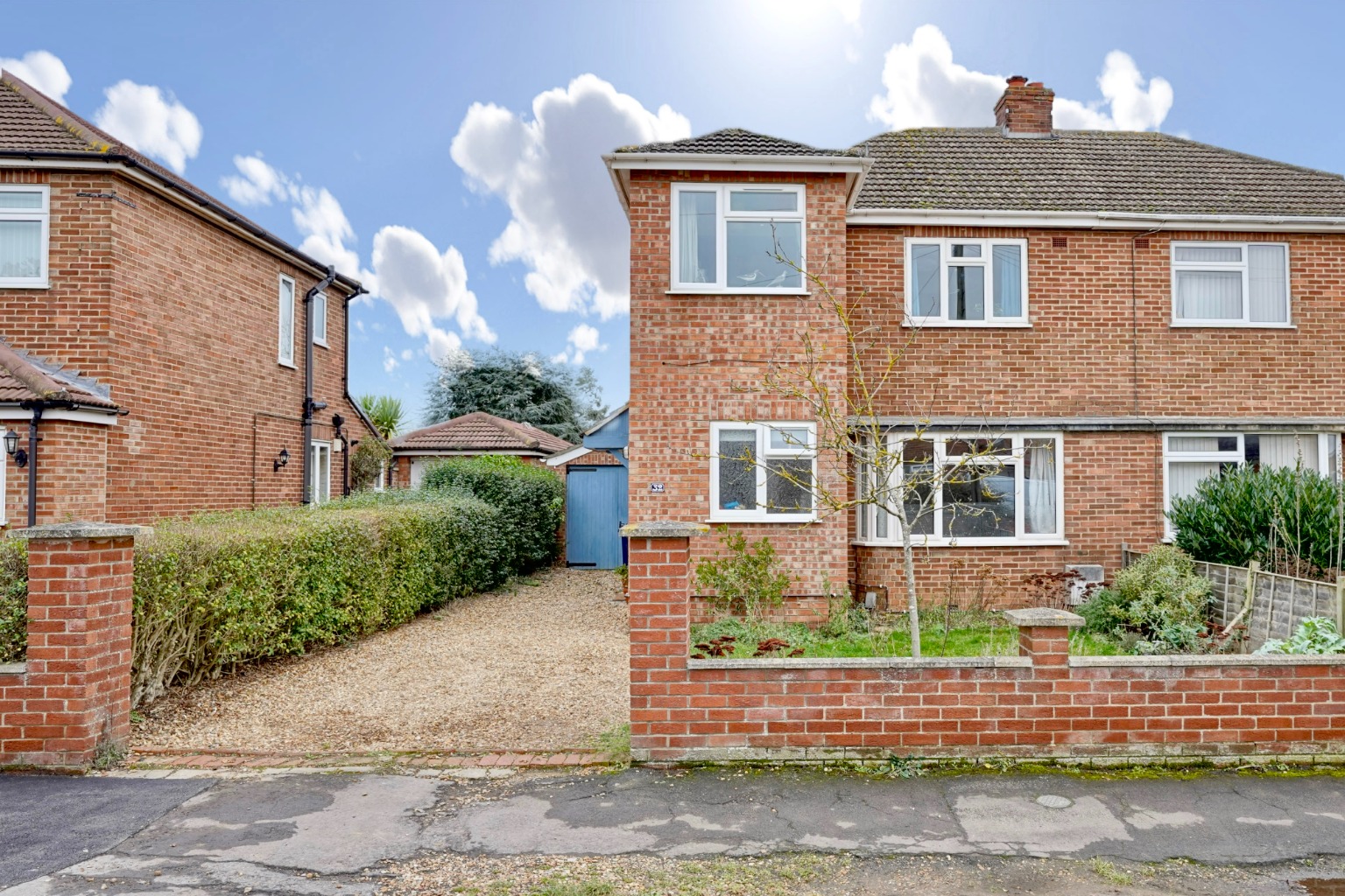 4 bed semi-detached house for sale in Miller Way, Huntingdon - Property Image 1