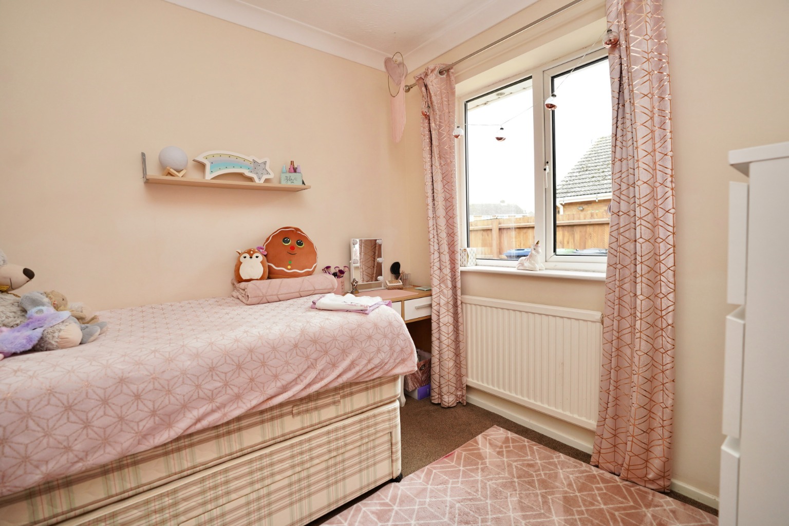 3 bed detached bungalow for sale in Turvers Lane, Huntingdon 7