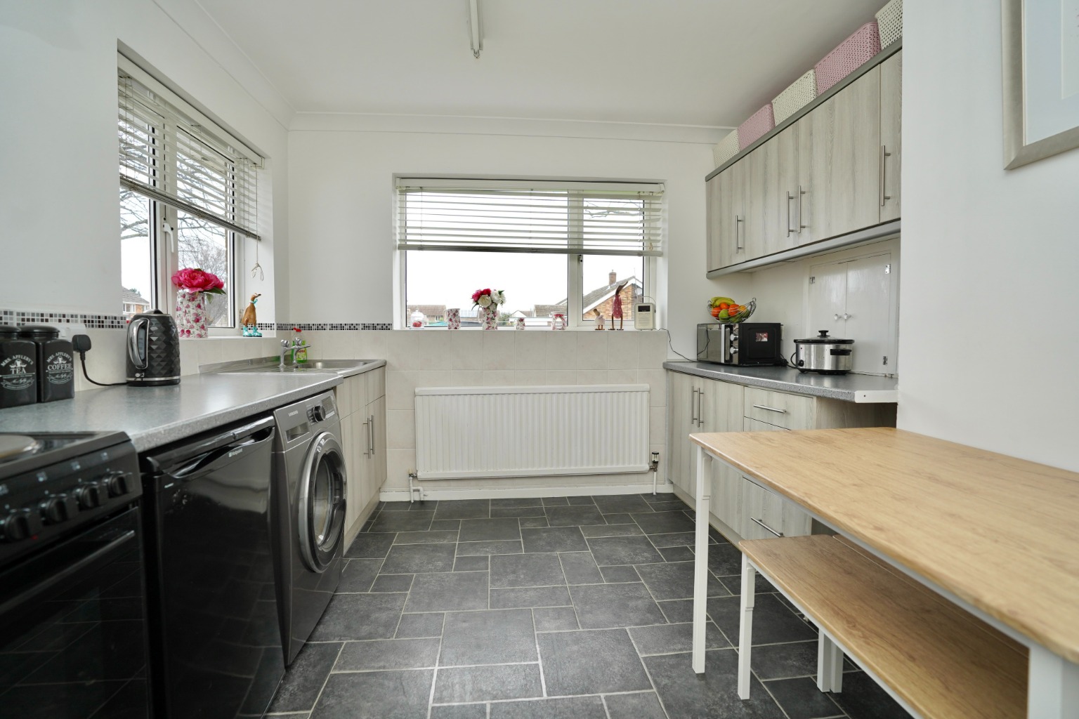 3 bed detached bungalow for sale in Turvers Lane, Huntingdon 1