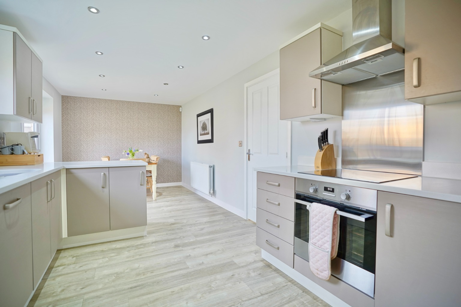 4 bed detached house for sale in Bloomfield Drive, Huntingdon 4