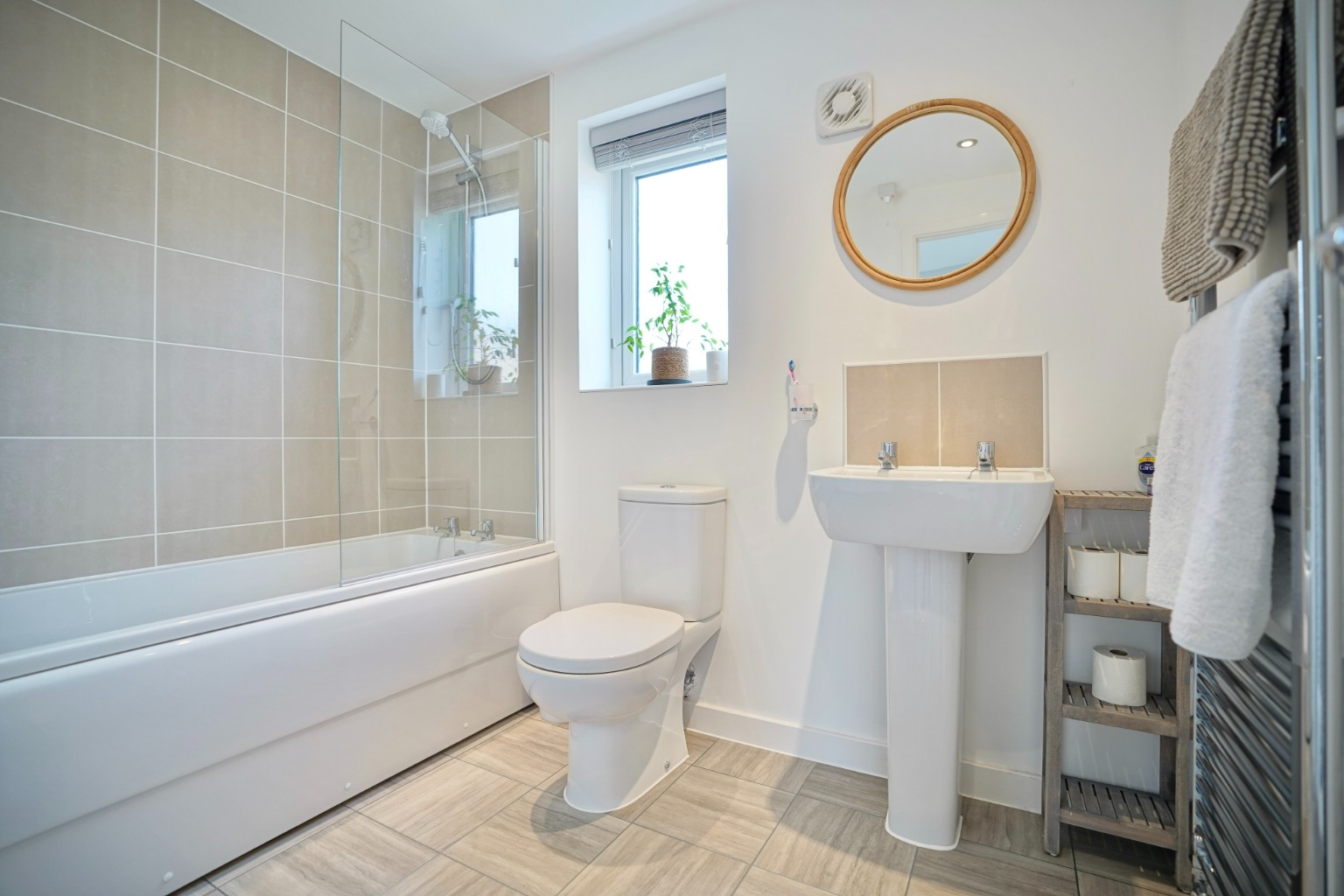 4 bed detached house for sale in Bloomfield Drive, Huntingdon 15