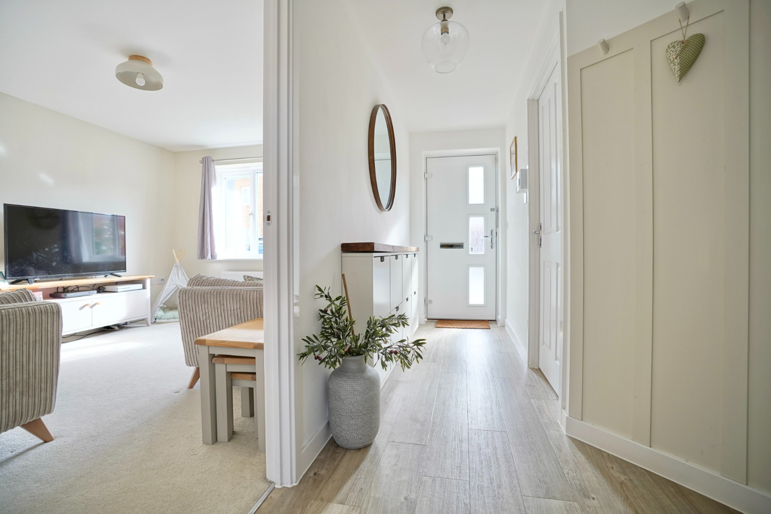 4 bed detached house for sale in Bloomfield Drive, Huntingdon 8