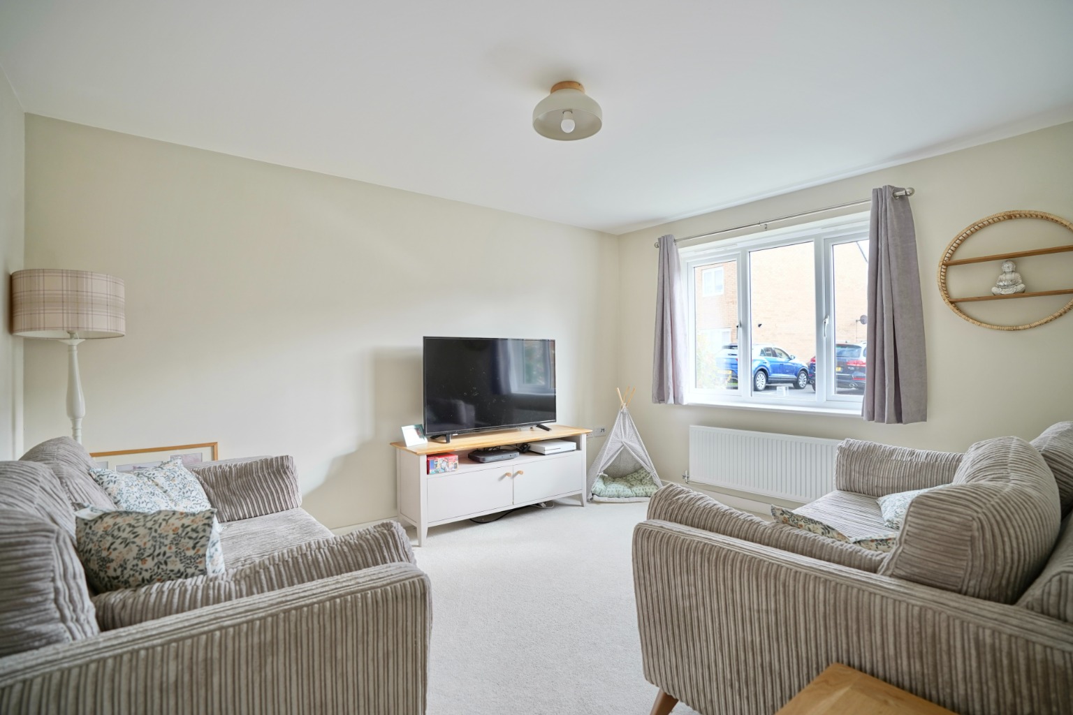 4 bed detached house for sale in Bloomfield Drive, Huntingdon  - Property Image 3