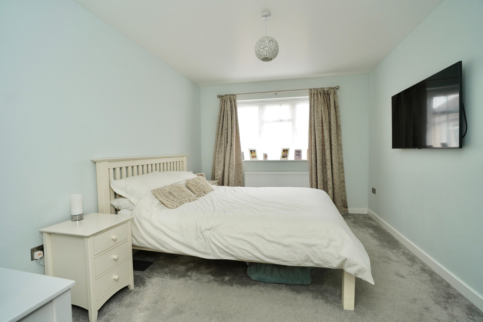 5 bed detached house for sale in Bramley Grove, Huntingdon  - Property Image 11