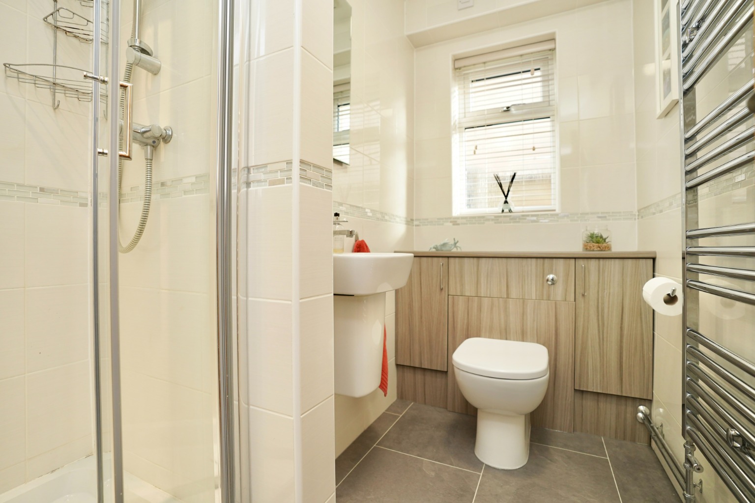 5 bed detached house for sale in Bramley Grove, Huntingdon  - Property Image 10