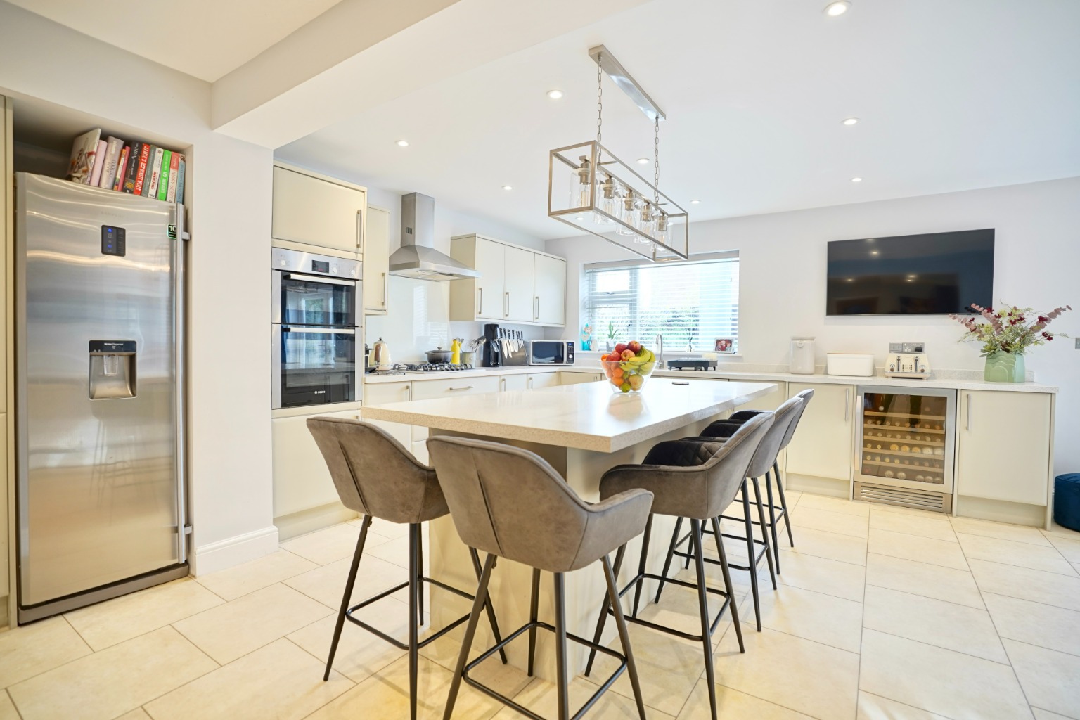 5 bed detached house for sale in Bramley Grove, Huntingdon  - Property Image 2