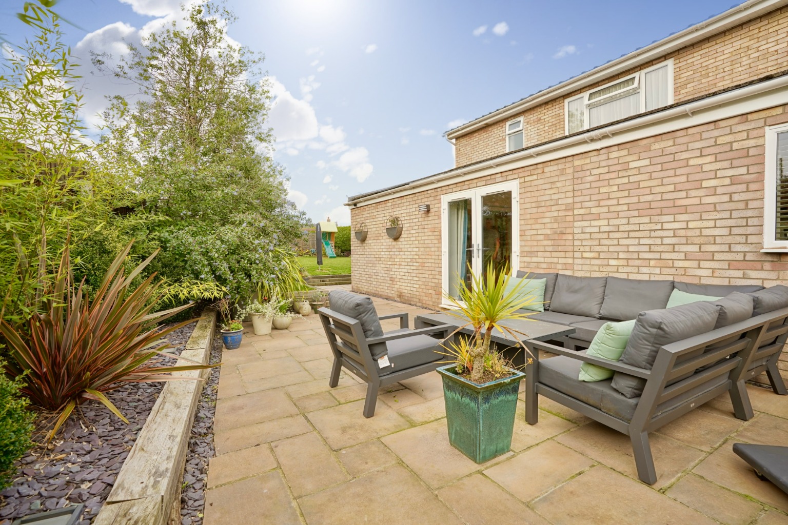 5 bed detached house for sale in Bramley Grove, Huntingdon  - Property Image 20