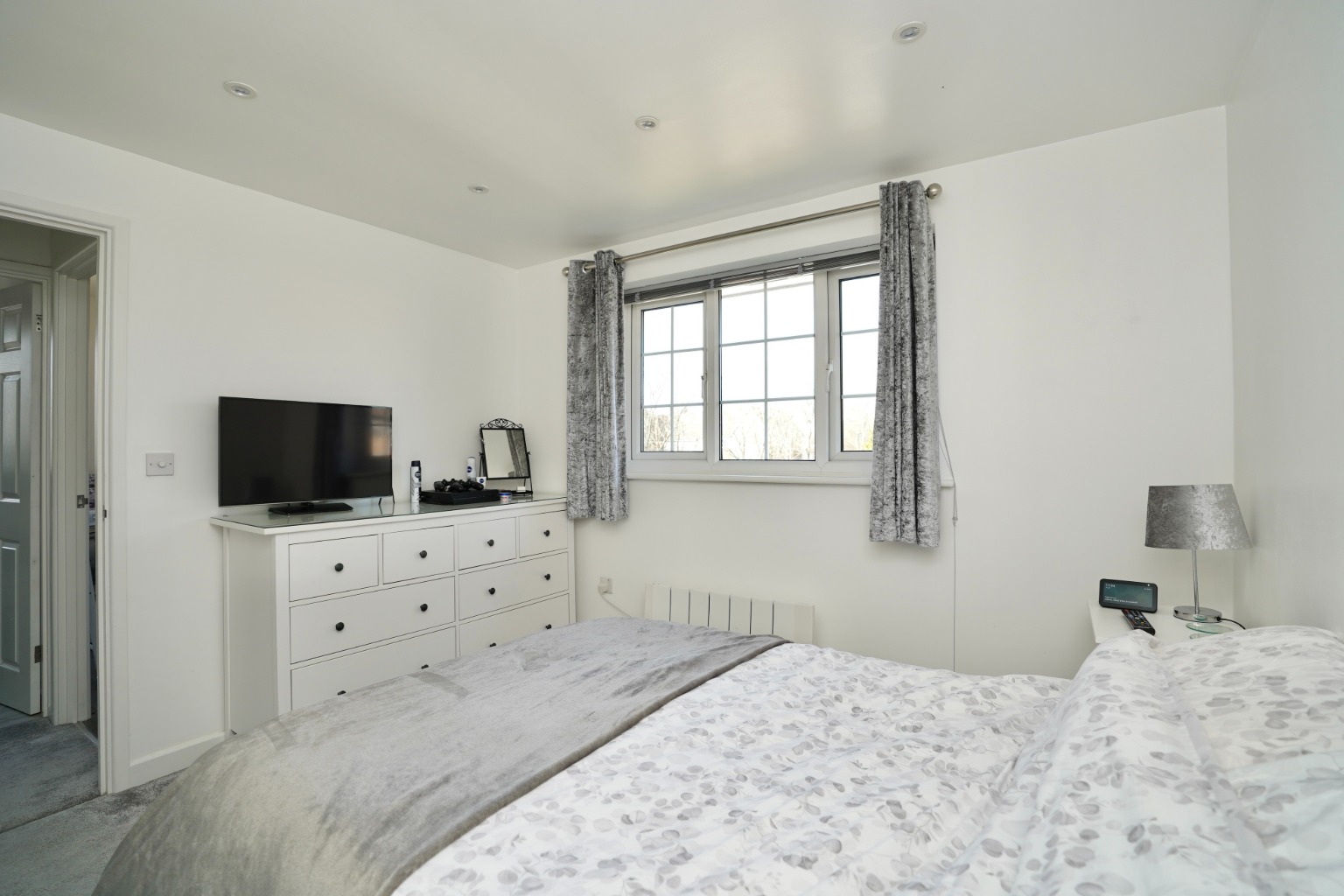 2 bed end of terrace house for sale in Woodbrook Close, Cambridge 6