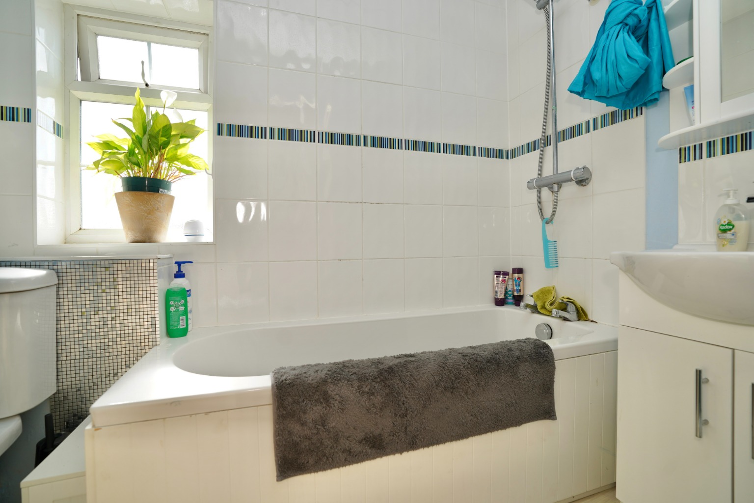 2 bed end of terrace house for sale in Tamar Close, St. Ives 6