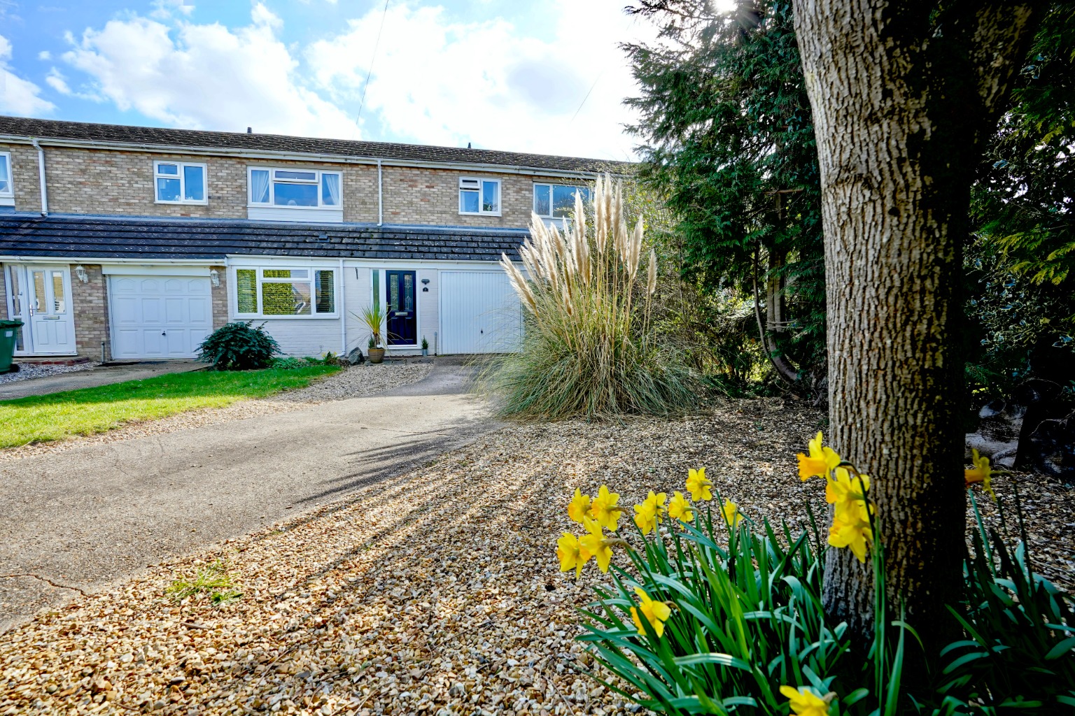 4 bed terraced house for sale in Burns Way, St. Ives - Property Image 1