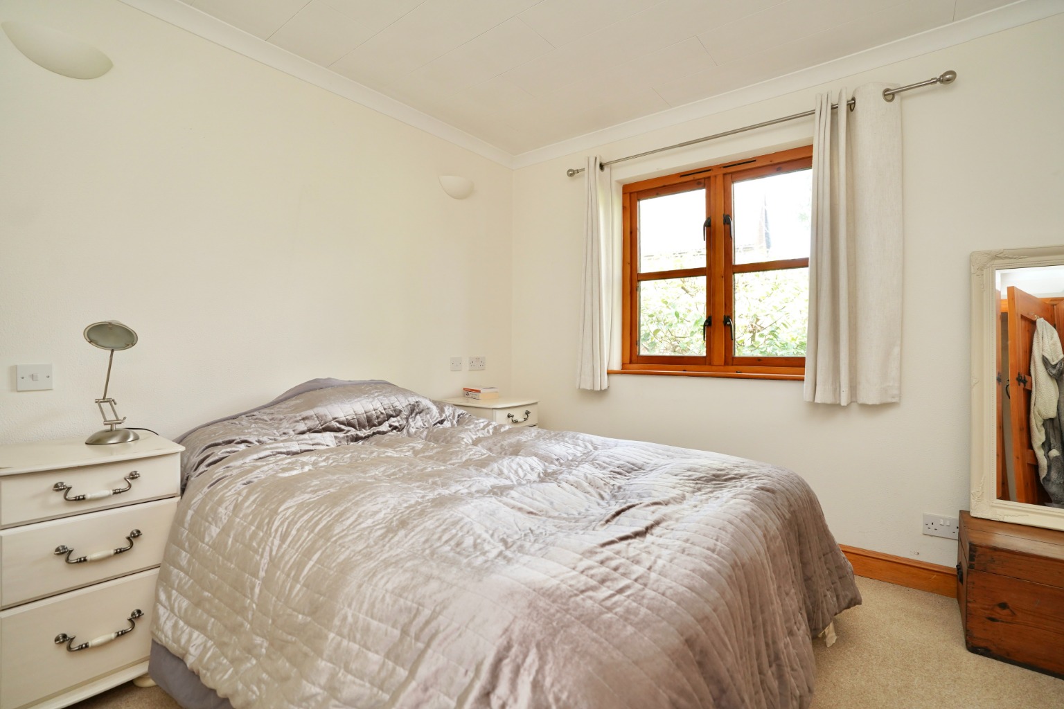 3 bed detached bungalow for sale in Church Lane, Huntingdon 11