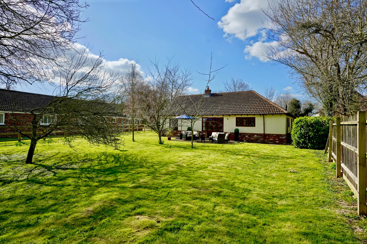 3 bed detached bungalow for sale in Church Lane, Huntingdon 17