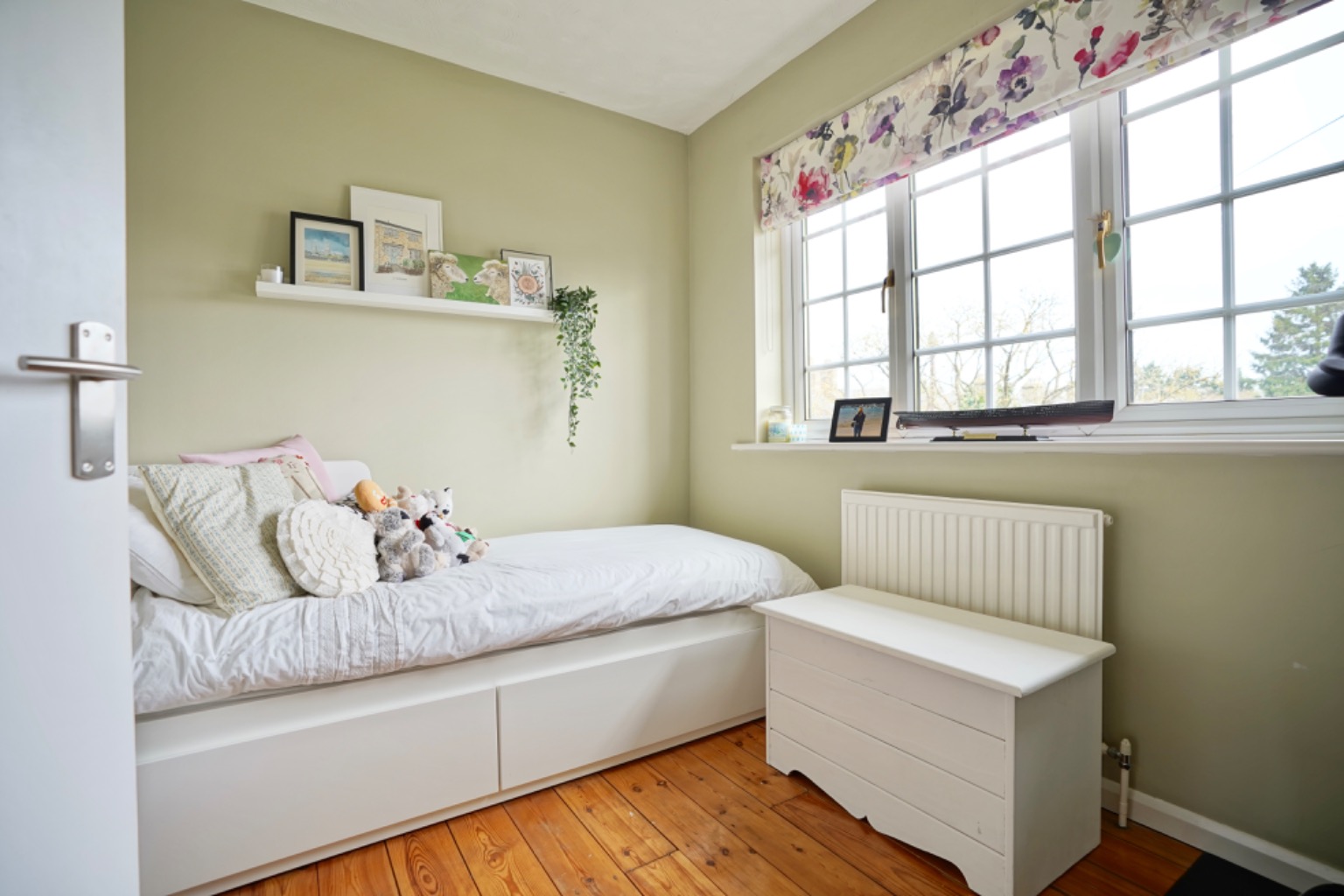 3 bed terraced house for sale in Meadow Way, Huntingdon  - Property Image 11