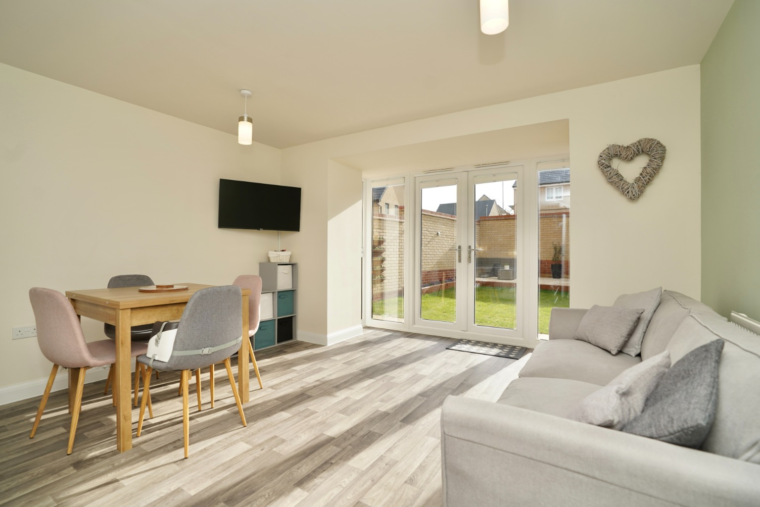 4 bed semi-detached house for sale in Butcher Drive, Huntingdon  - Property Image 5