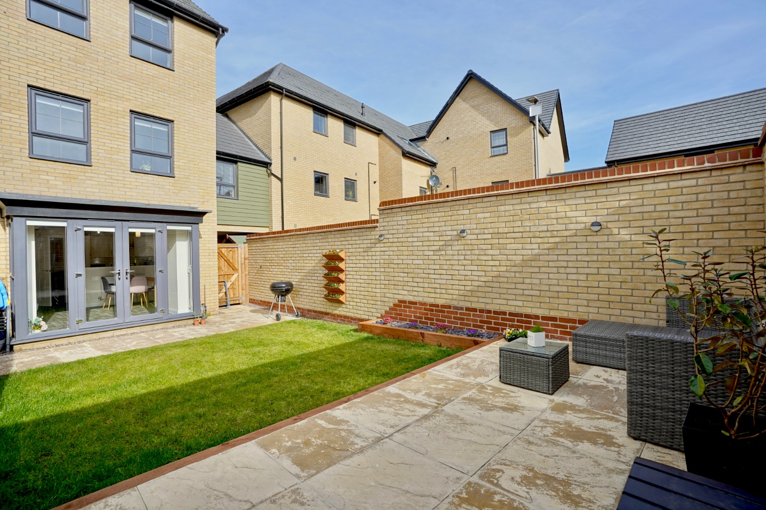 4 bed semi-detached house for sale in Butcher Drive, Huntingdon  - Property Image 15