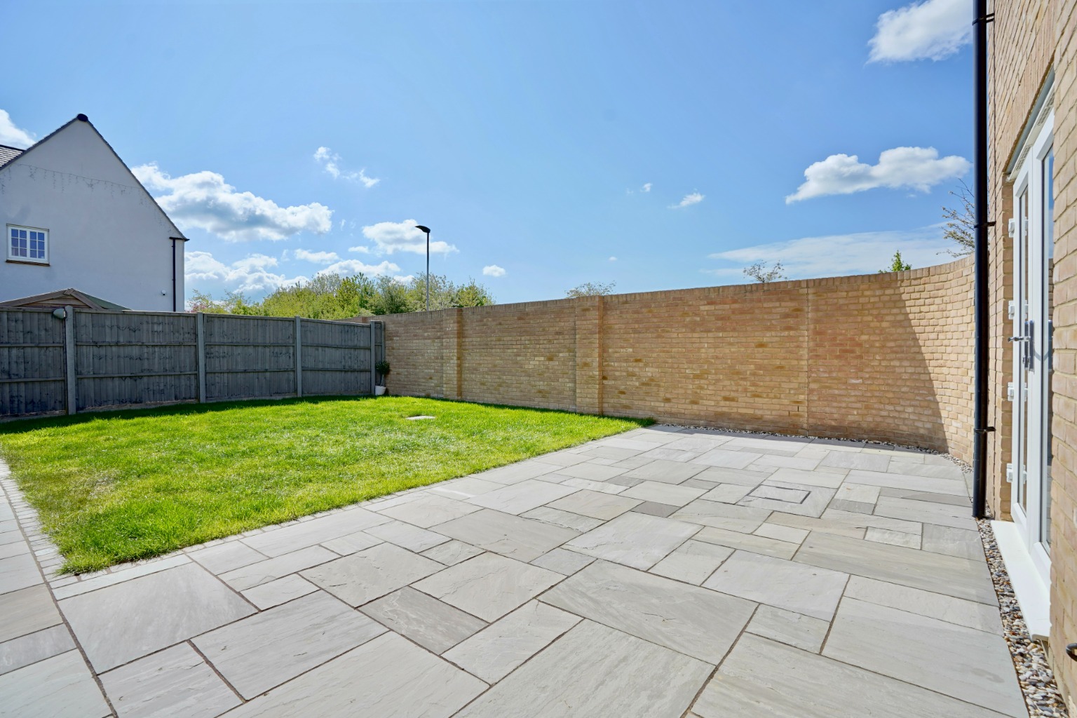 3 bed semi-detached house for sale in Carnaile Road, Huntingdon  - Property Image 4