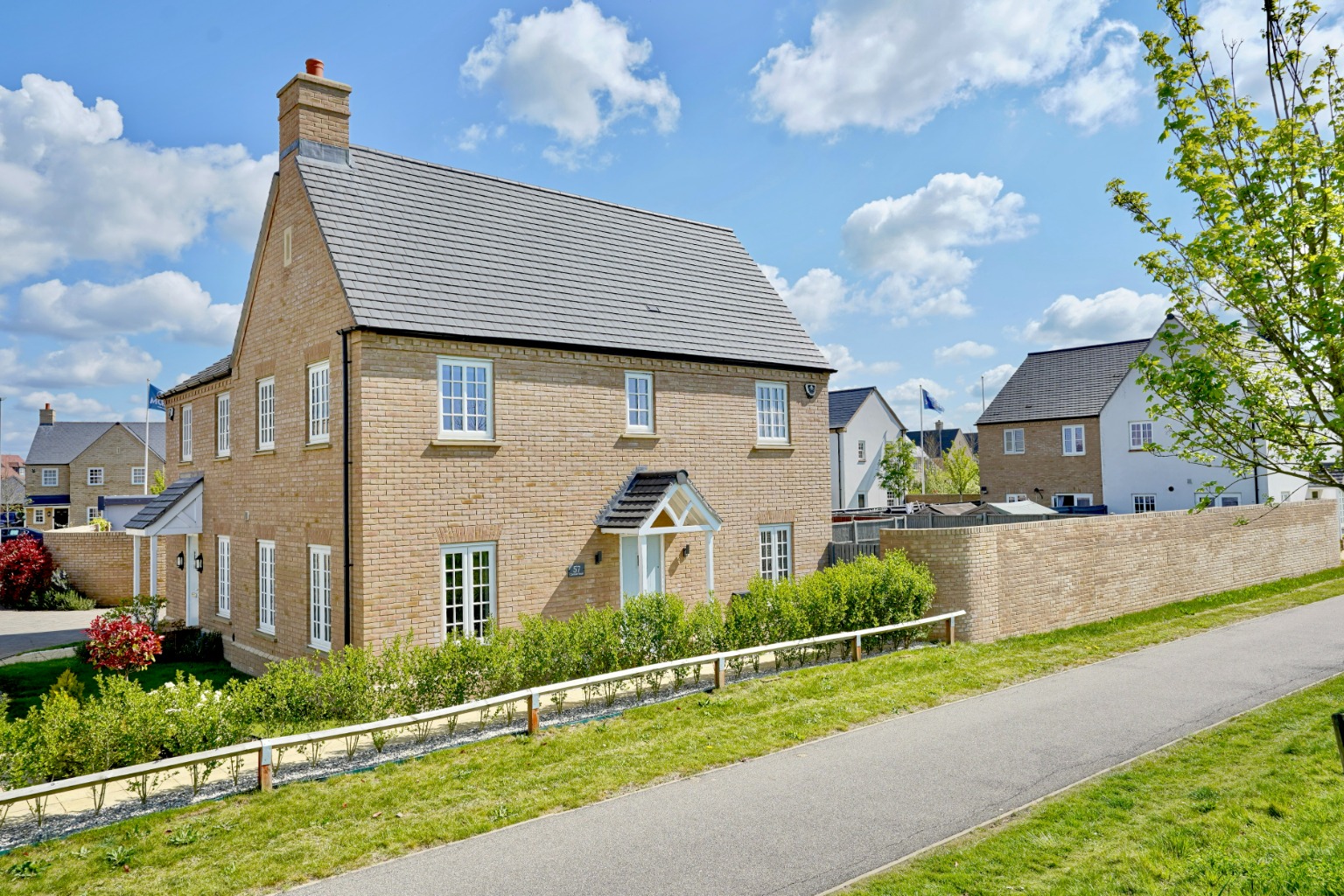 3 bed semi-detached house for sale in Carnaile Road, Huntingdon  - Property Image 1