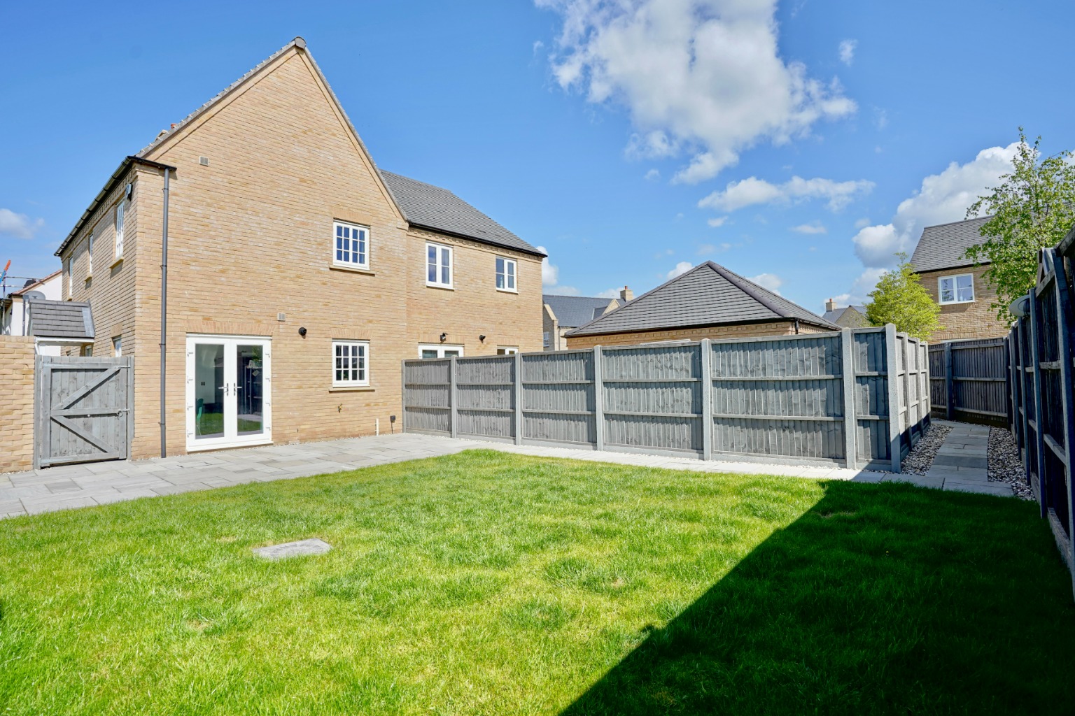 3 bed semi-detached house for sale in Carnaile Road, Huntingdon 15