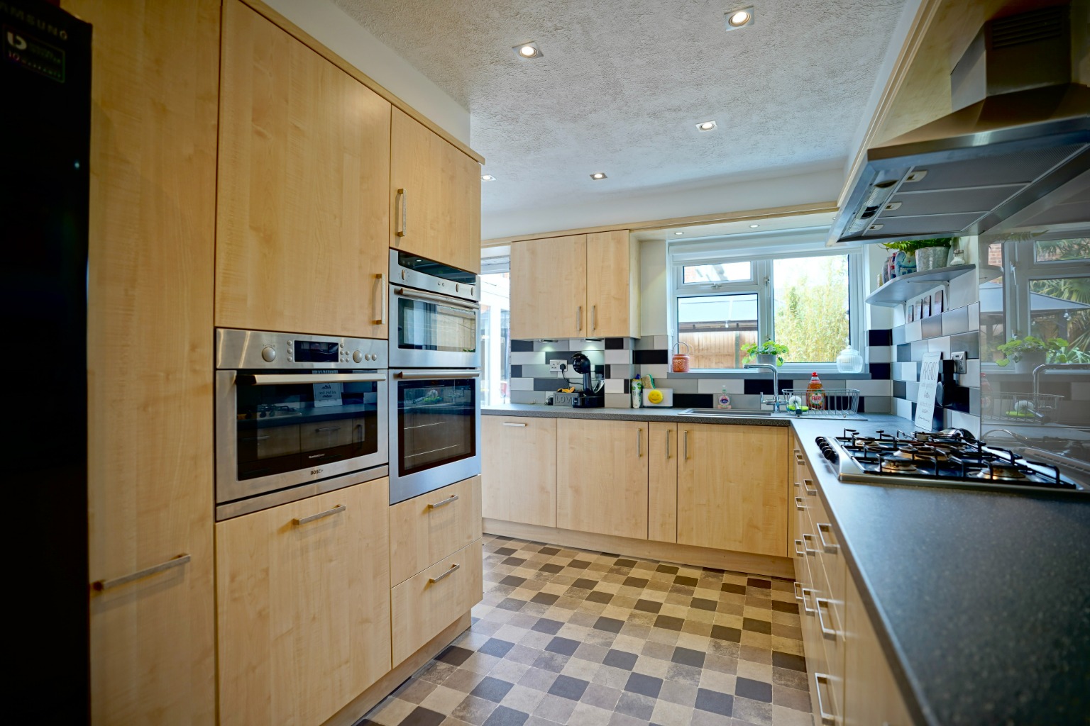 3 bed end of terrace house for sale in Bedford Avenue, Huntingdon 4