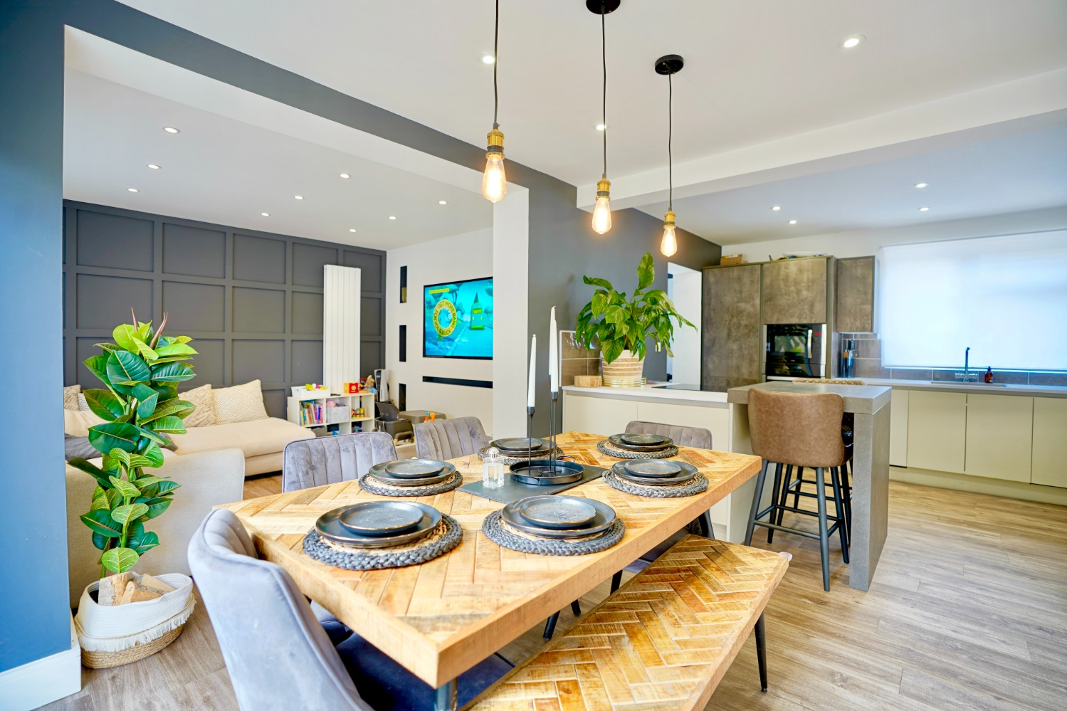 5 bed semi-detached house for sale in Belle Isle Crescent, Huntingdon  - Property Image 1