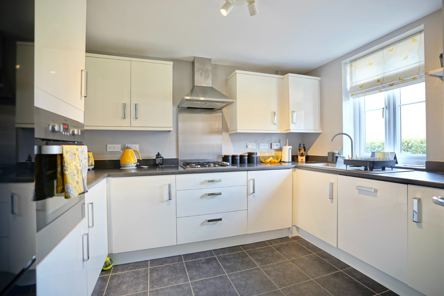 3 bed semi-detached house for sale in Summer's Hill Drive, Cambridge  - Property Image 4