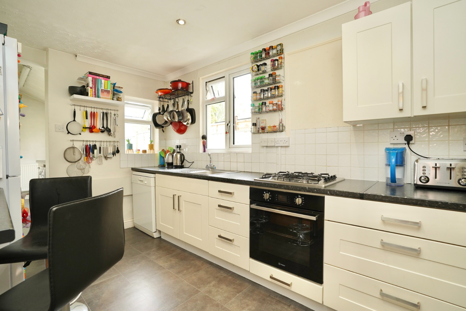 2 bed terraced house for sale in St John's Road, St. Ives  - Property Image 2