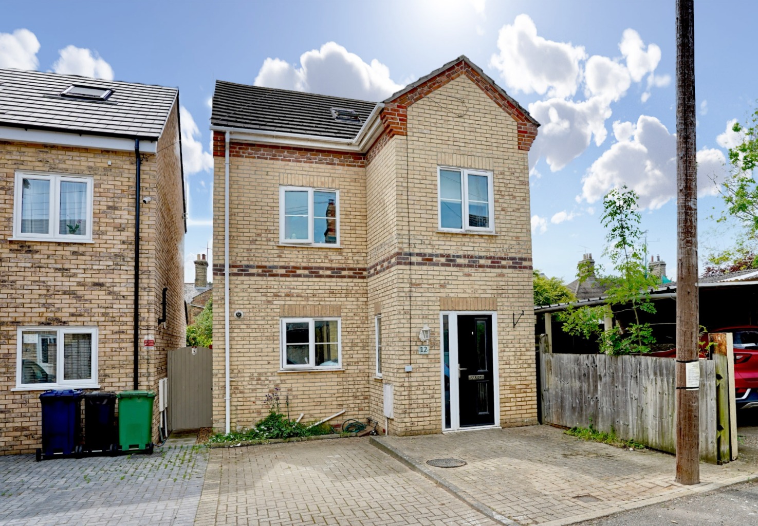 3 bed detached house for sale in Cross Street, Huntingdon  - Property Image 1