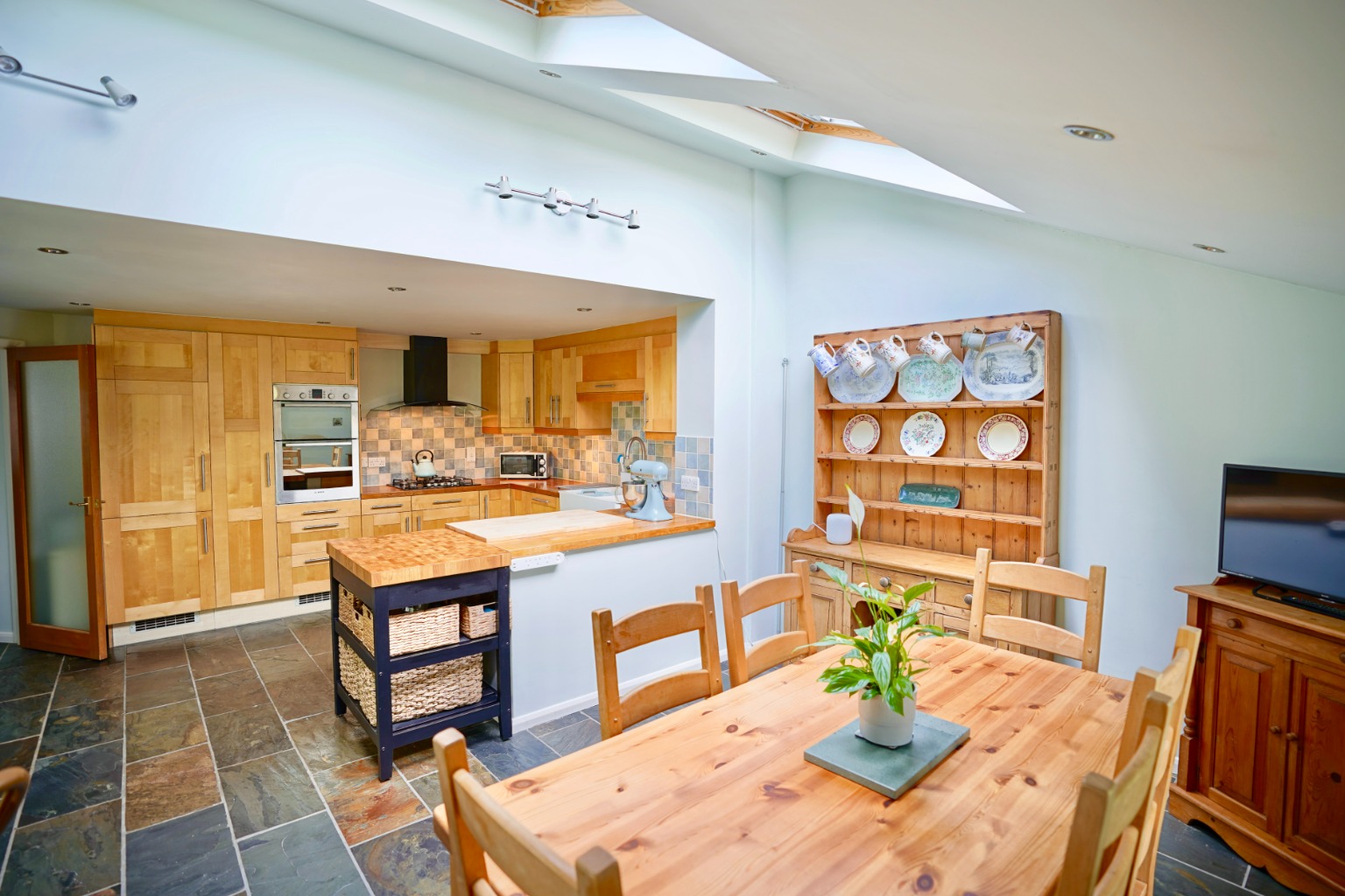 3 bed end of terrace house for sale in Vermuyden Way, Cambridge  - Property Image 5