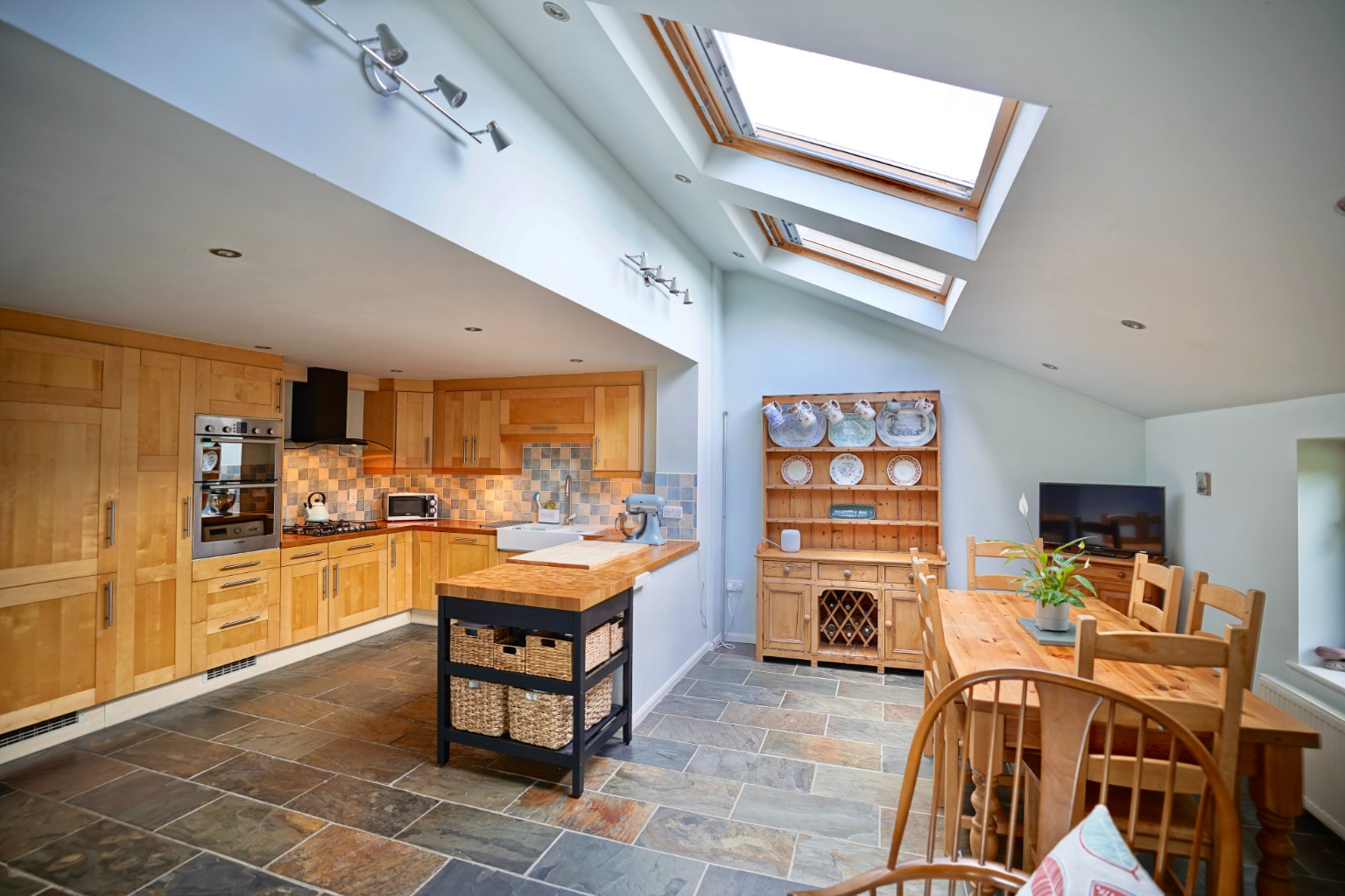 3 bed end of terrace house for sale in Vermuyden Way, Cambridge 10