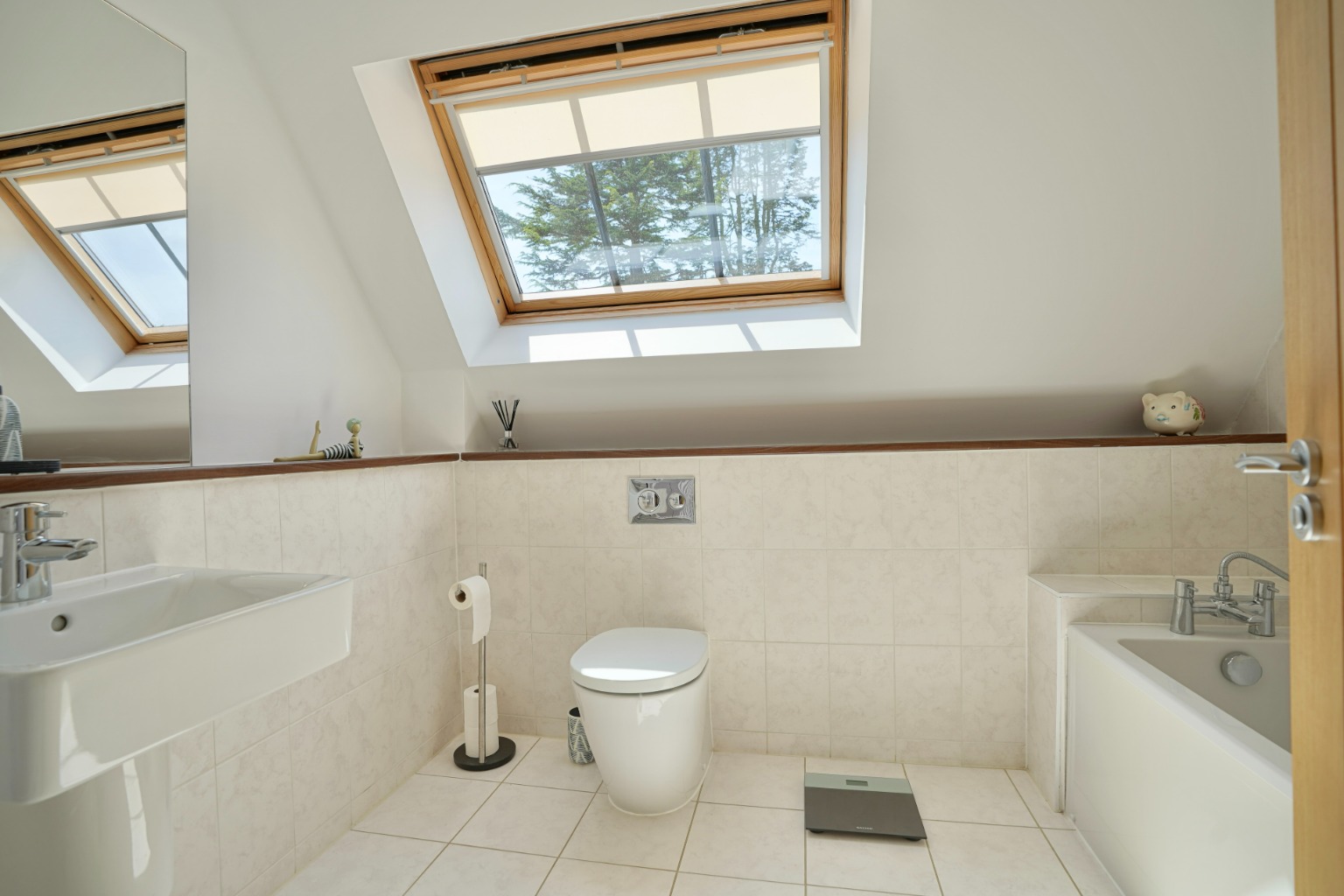 4 bed detached house for sale in Garner Close, Huntingdon  - Property Image 14