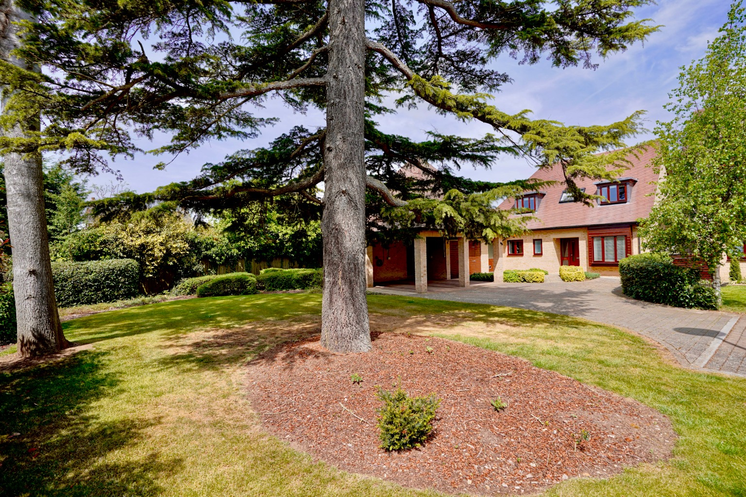 4 bed detached house for sale in Garner Close, Huntingdon  - Property Image 4