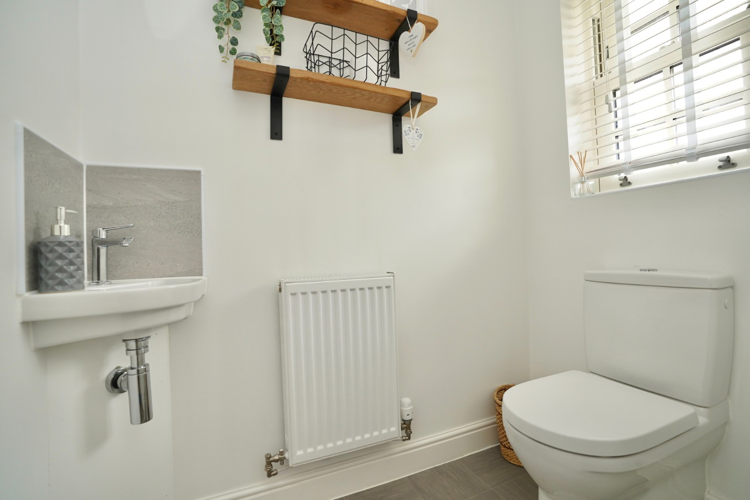 3 bed detached house for sale in Carnaile Road, Huntingdon  - Property Image 7