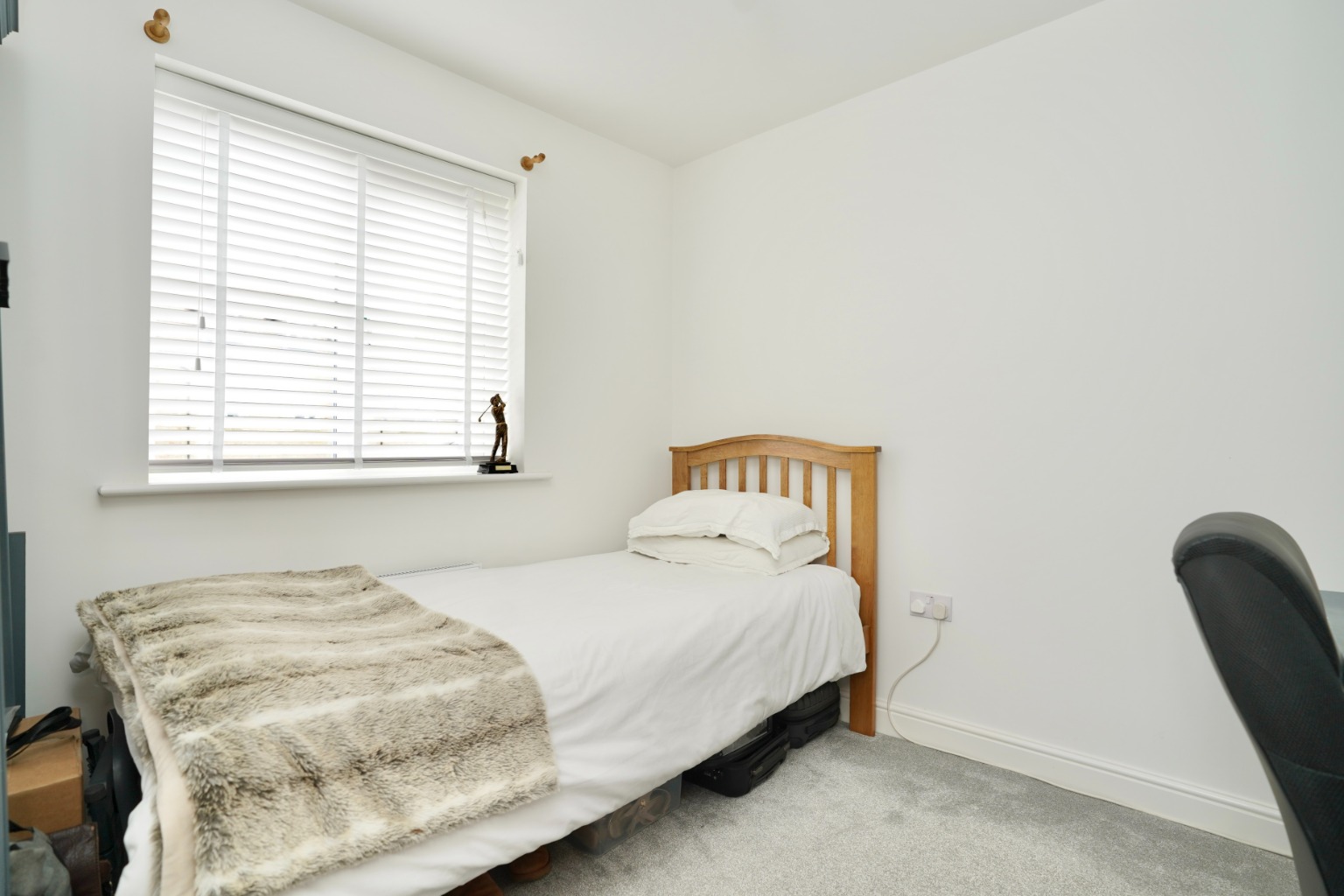 3 bed detached house for sale in Carnaile Road, Huntingdon 10