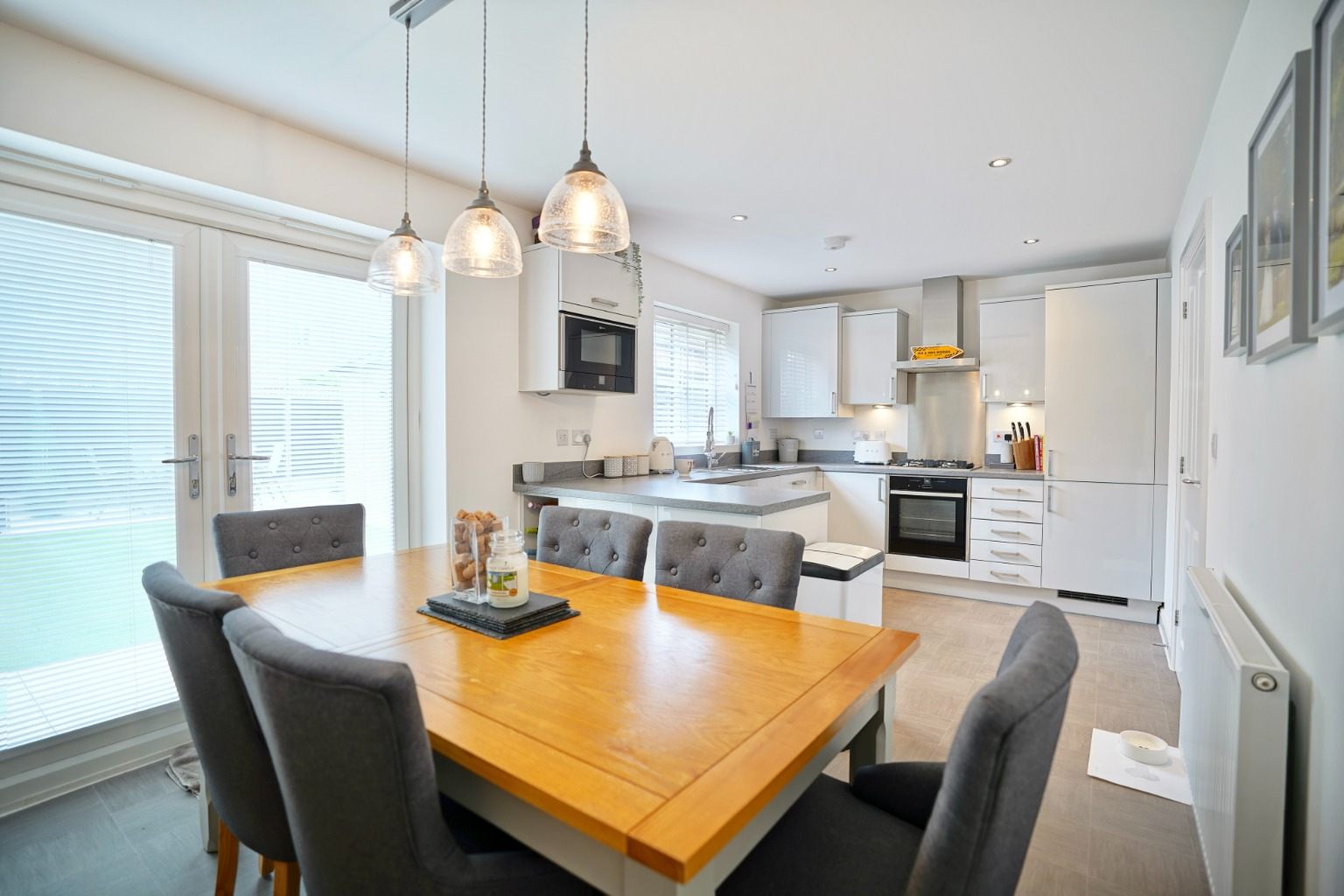 3 bed detached house for sale in Carnaile Road, Huntingdon 3