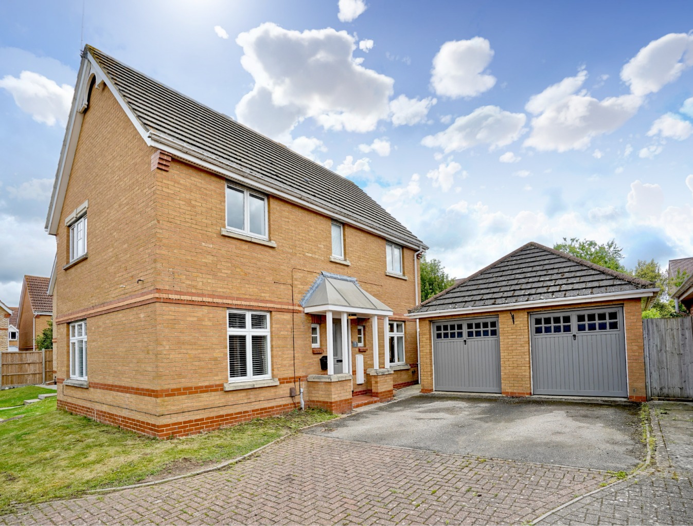 4 bed detached house for sale in Pitfield Close, Huntingdon  - Property Image 1