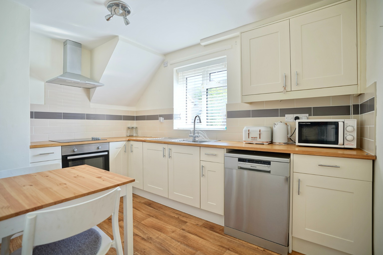 2 bed end of terrace house for sale in Norfolk Road, Huntingdon 1