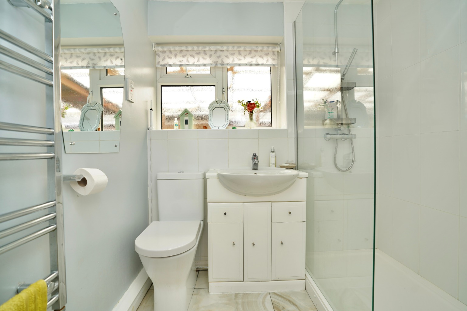 3 bed detached bungalow for sale in Chestnut Close, Huntingdon 9