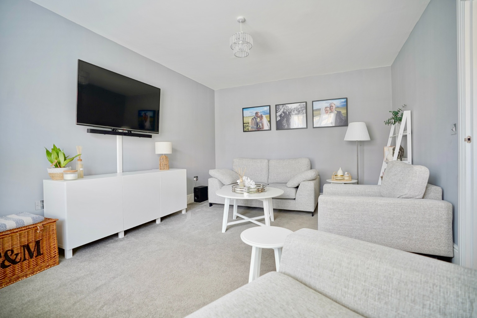 4 bed detached house for sale in Bardolph Way, Huntingdon  - Property Image 3