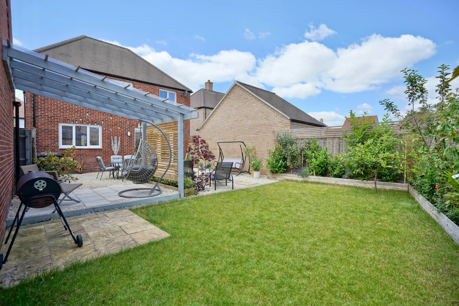 4 bed detached house for sale in Bardolph Way, Huntingdon  - Property Image 4