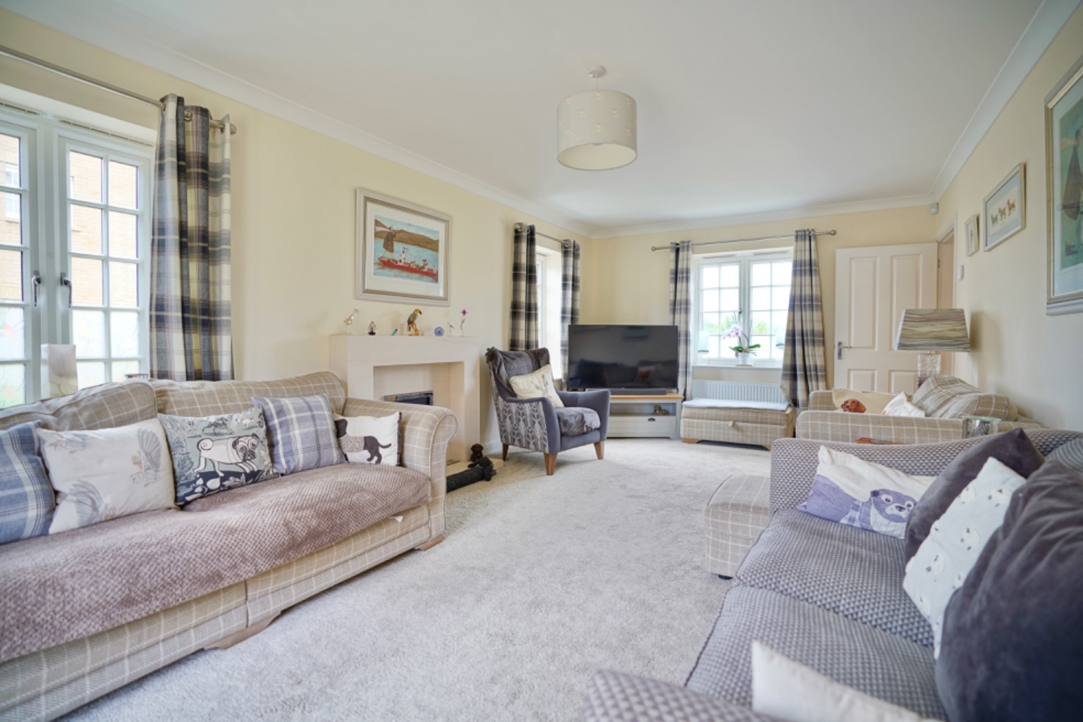 4 bed detached house for sale in Somning Close, Huntingdon  - Property Image 2