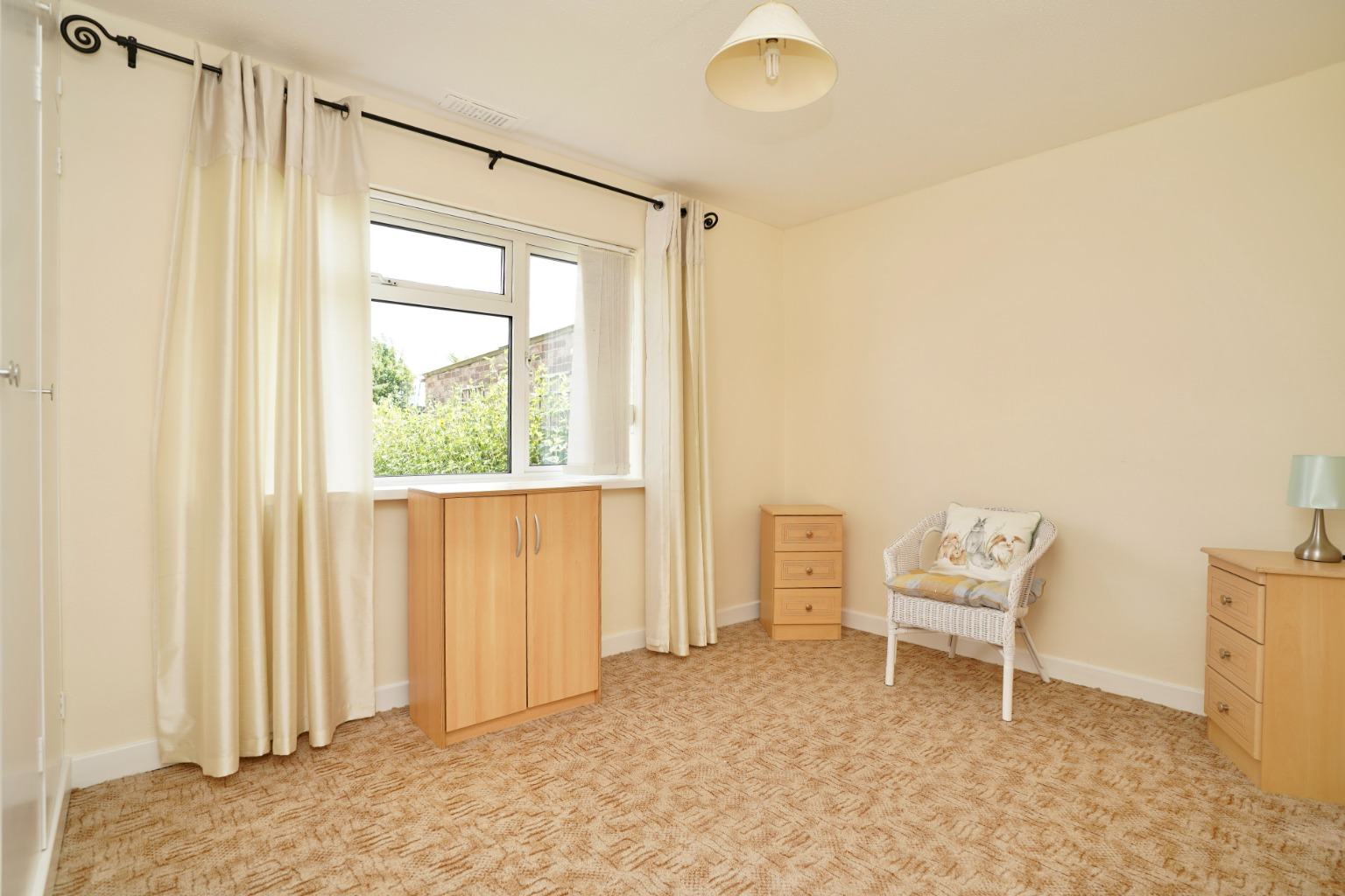 2 bed semi-detached bungalow for sale in Leechcroft, Huntingdon  - Property Image 8