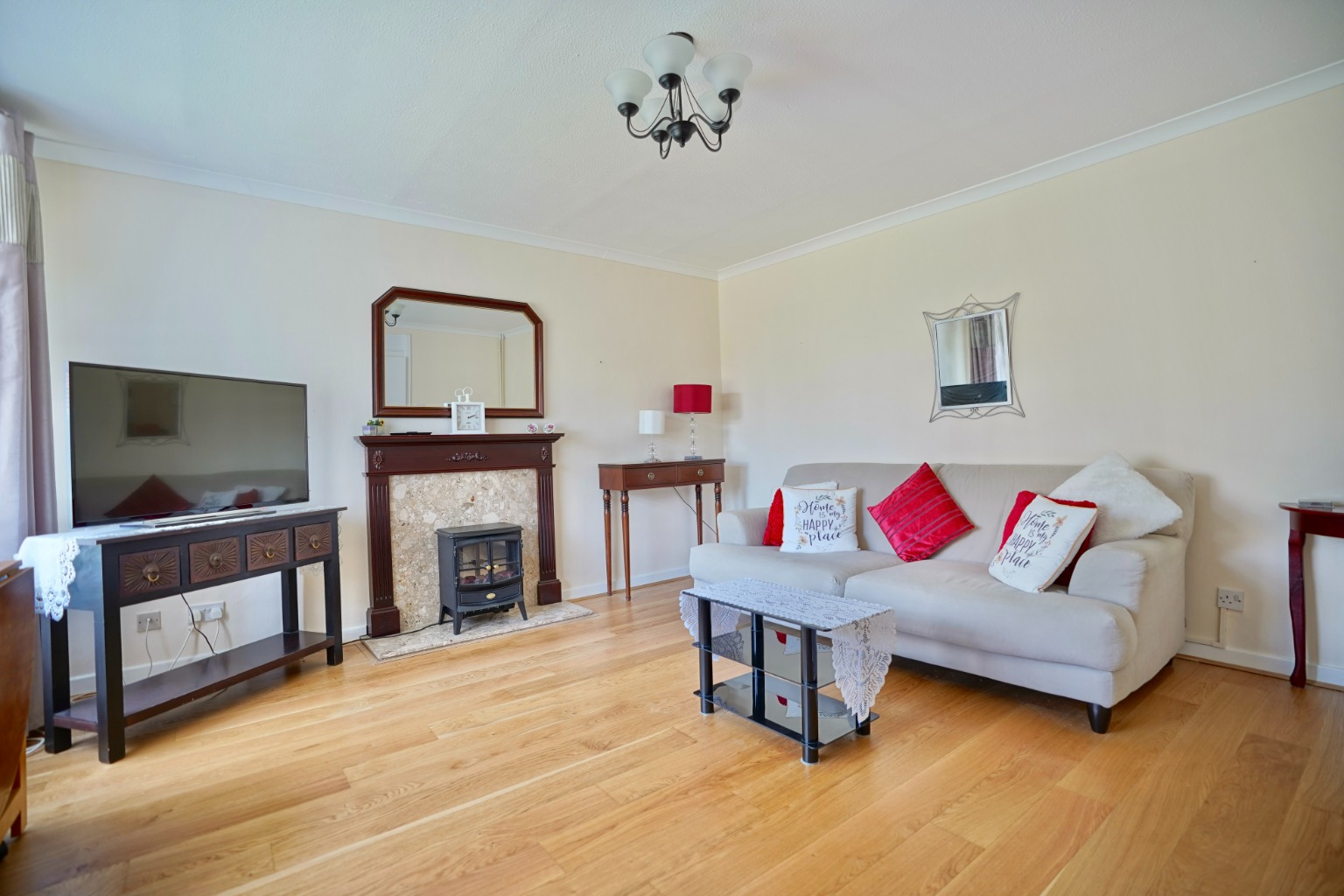 2 bed semi-detached bungalow for sale in Leechcroft, Huntingdon 1