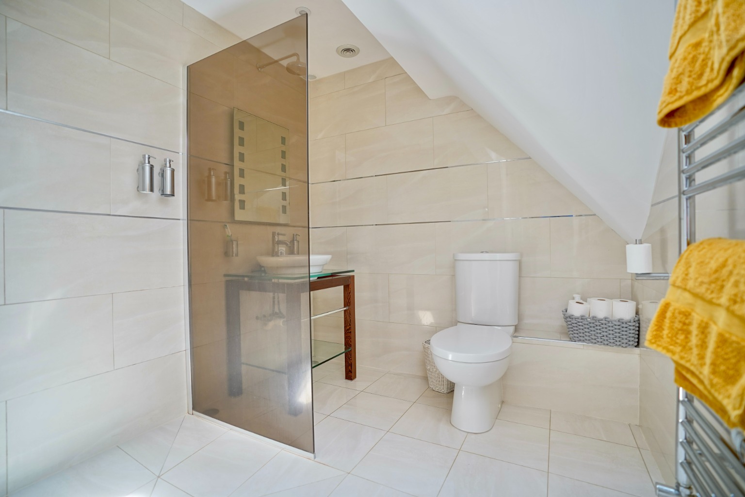 4 bed detached house for sale in The Bumbles, Huntingdon 13