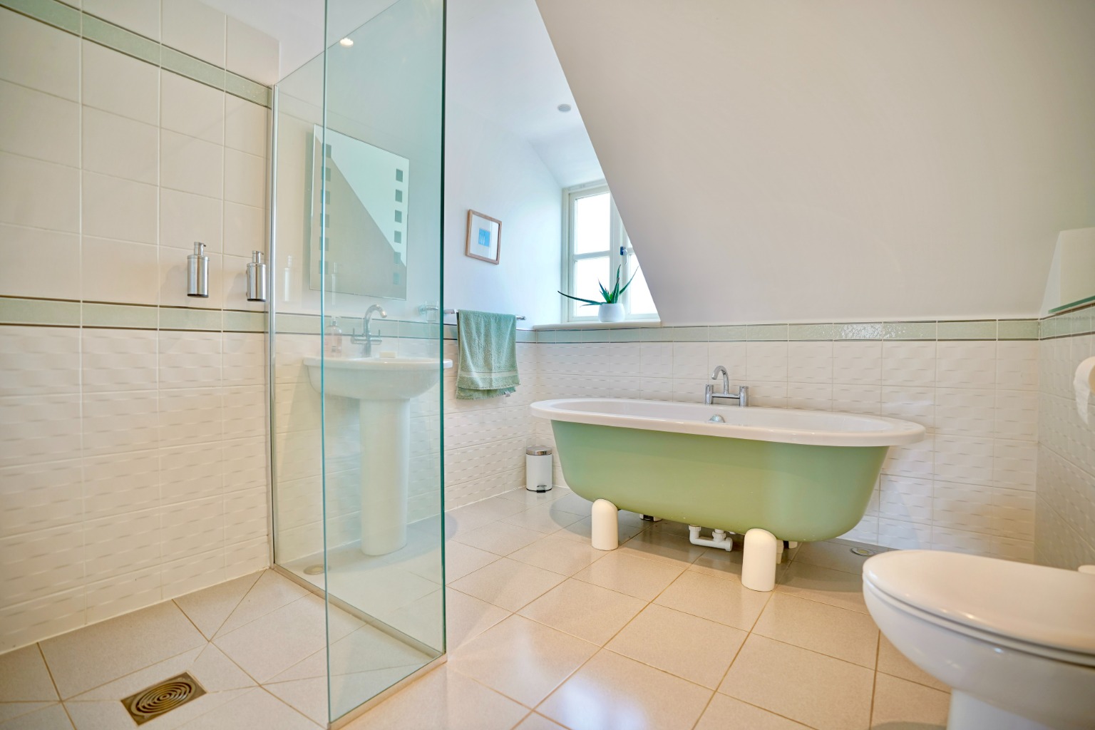 4 bed detached house for sale in The Bumbles, Huntingdon  - Property Image 19